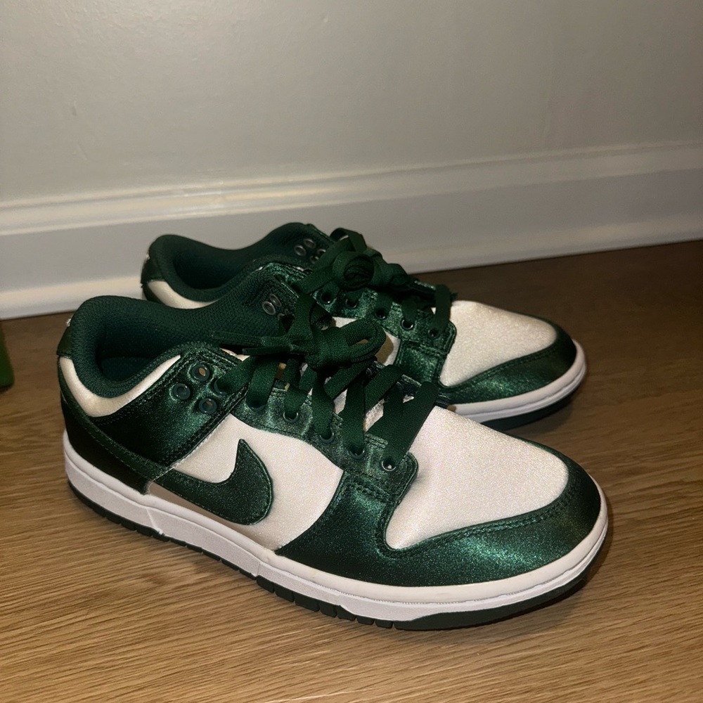 Nike Dunks Green and White Sneakers